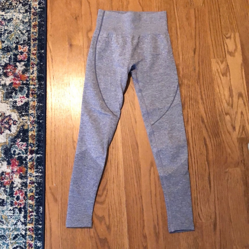 Seamless purple work out leggings